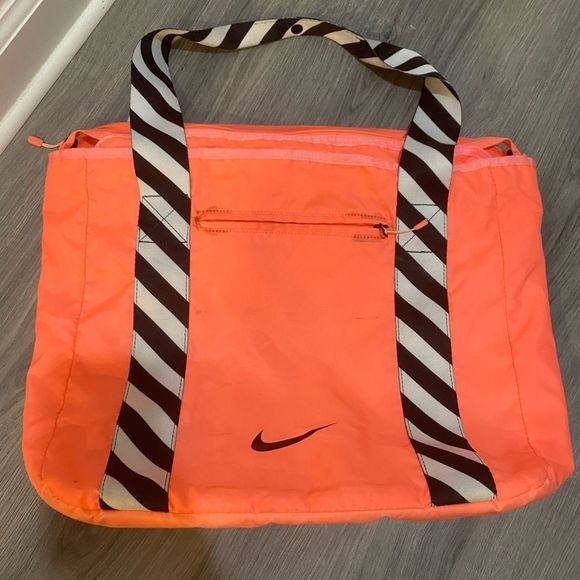 Nike Handbags - Nike gym tote